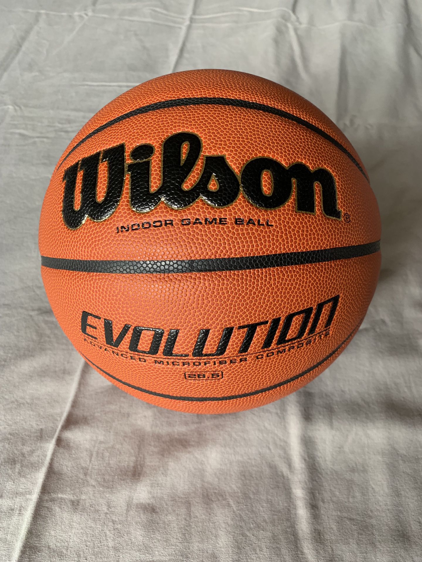 NEW INDOOR BASKETBALL 🏀-Wilson Evolution (Size 28.5 for Young Boys)