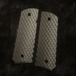 1911 Grips
