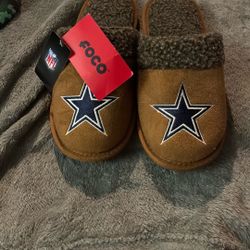 NFL Dallas Cowboys House Shoes Men’s Small Size 7-8