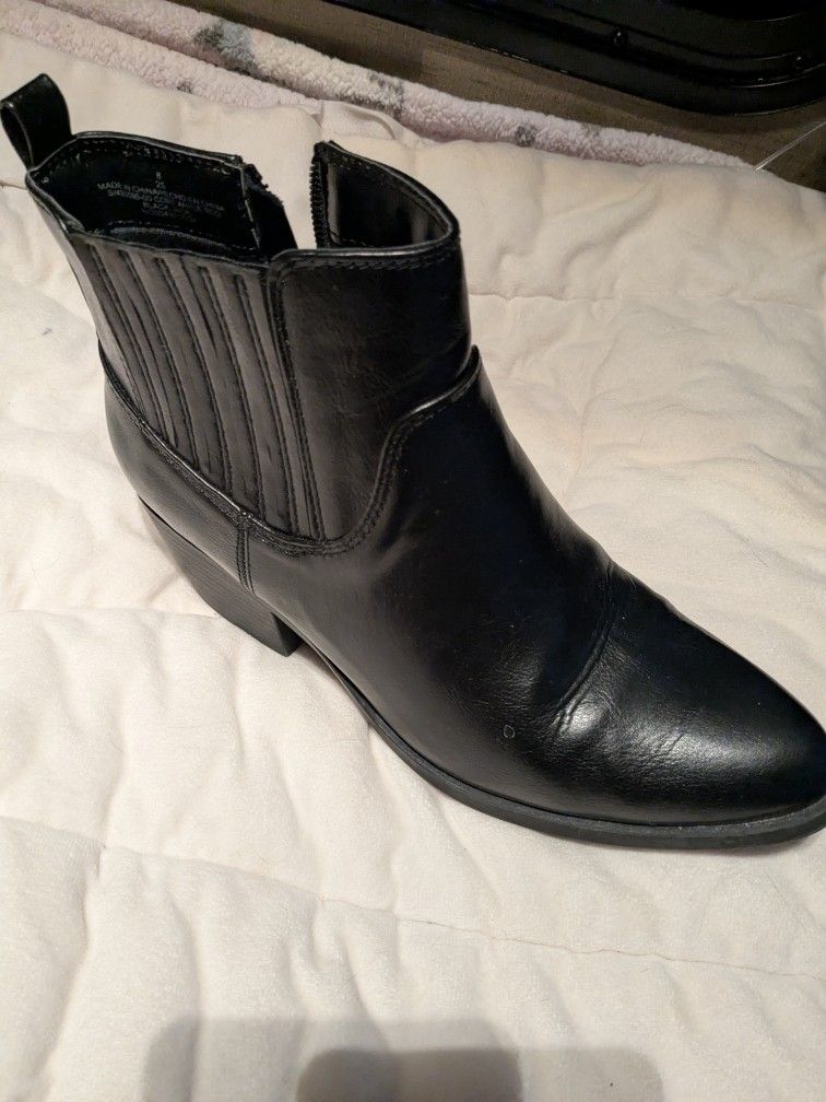 Cute Size 8 Boots