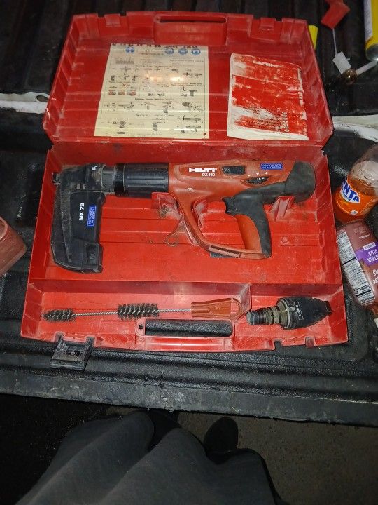 HILTI DX460 Nail Gun