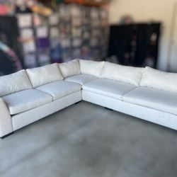 Beautiful Sectional Couch 
