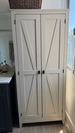 Storage cabinet