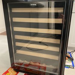 24” Black 7 Rack Wine Fridge 