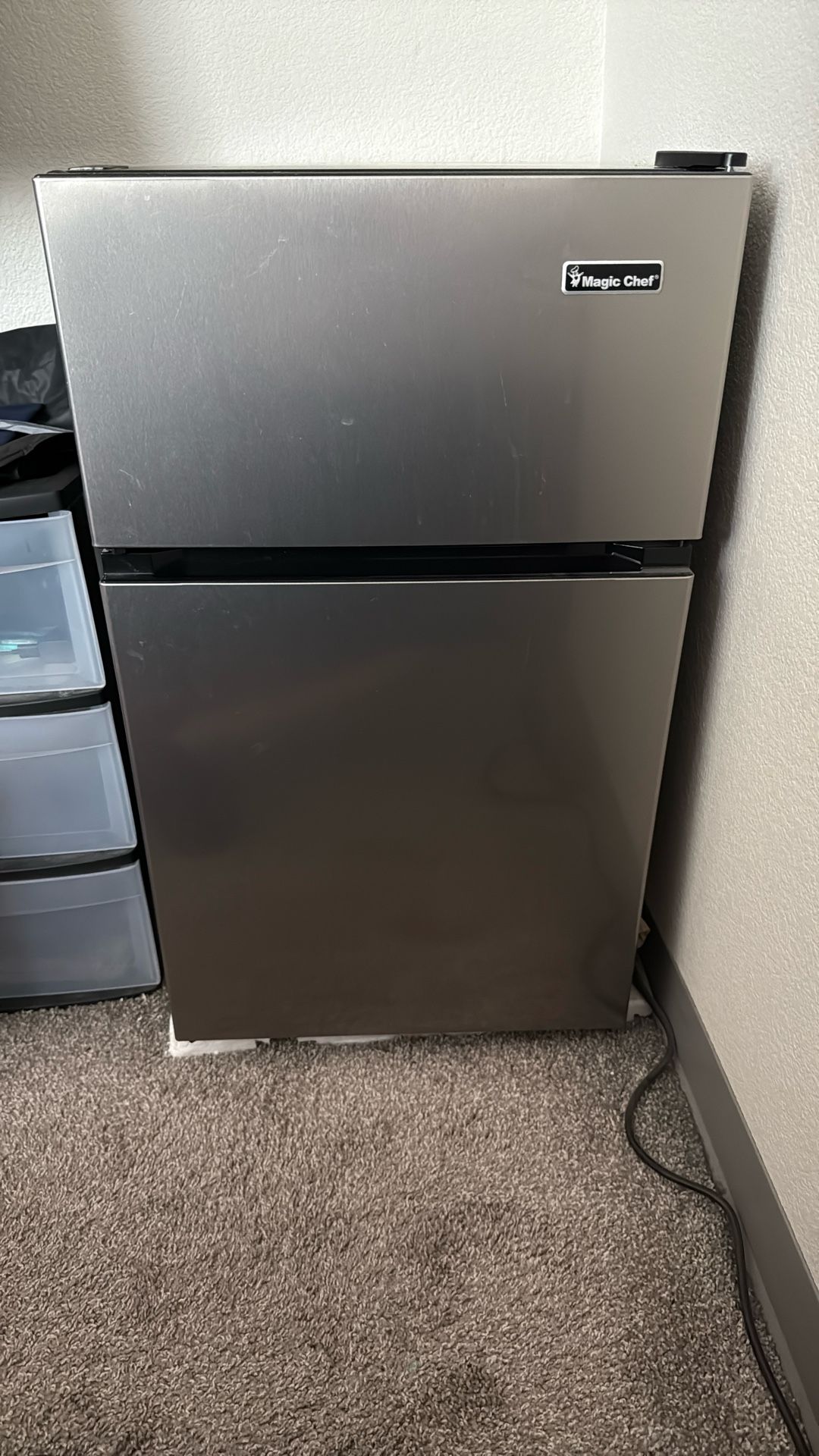 Used Magic Chef Mini Fridge (3.1 cu. ft.)
