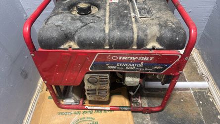 Troy-Bilt 5000W / 6250W Starting Watts Generator