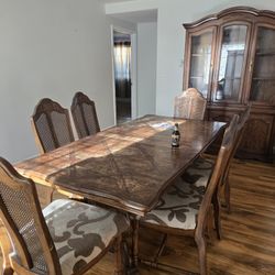 Table Chairs And China Hutch 