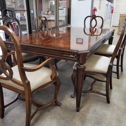 Henredon Dining Table With 8 Chairs. White Glove Delivery Included In Price!