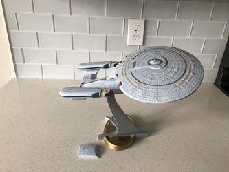 Star Trek TNG ship and action figures
