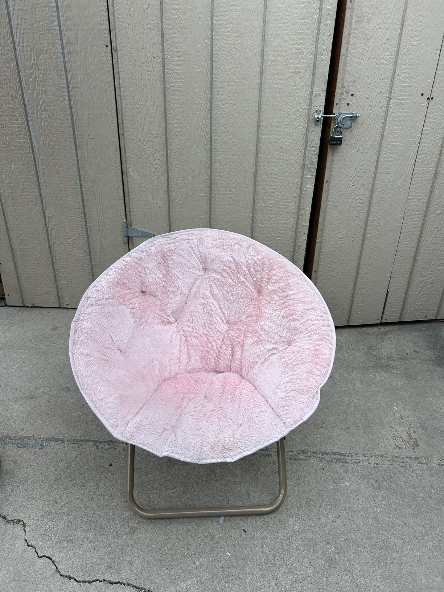 Pink Faux Fur Saucer Chair (foldable)