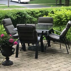 Patio Furniture Set.  Black Metal Table and 4 Chairs Including Cushions. Very Nice!!