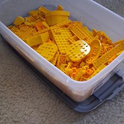 4 Lbs Sorted Yellow LEGO Lot