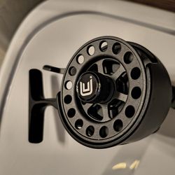 Brand new light weight fishing reel