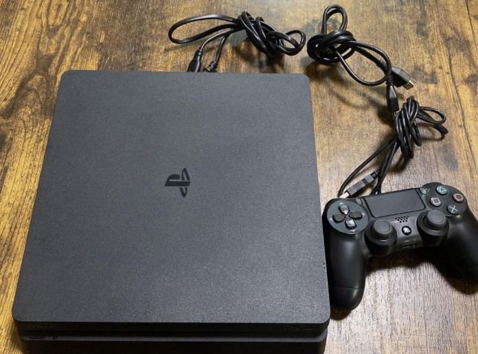 PlayStation 4 (used Work Well)