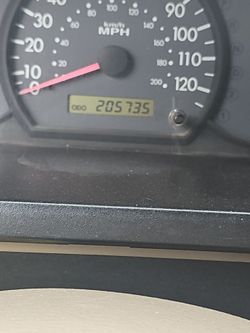 2003 kia rio 4 door sedan