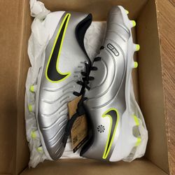 New Nike Tiempo Legend 10 Soccer Cleats 