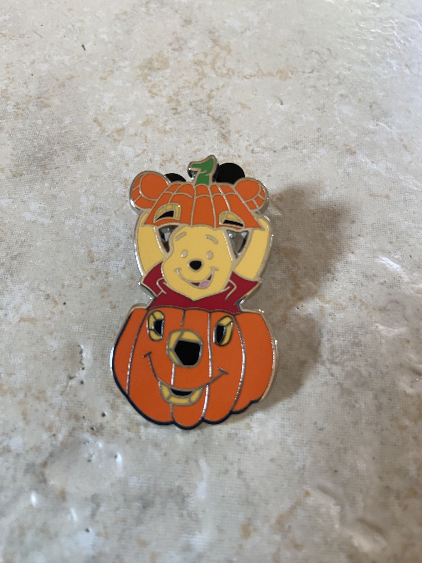 Halloween Winnie the Pooh Disney Pin