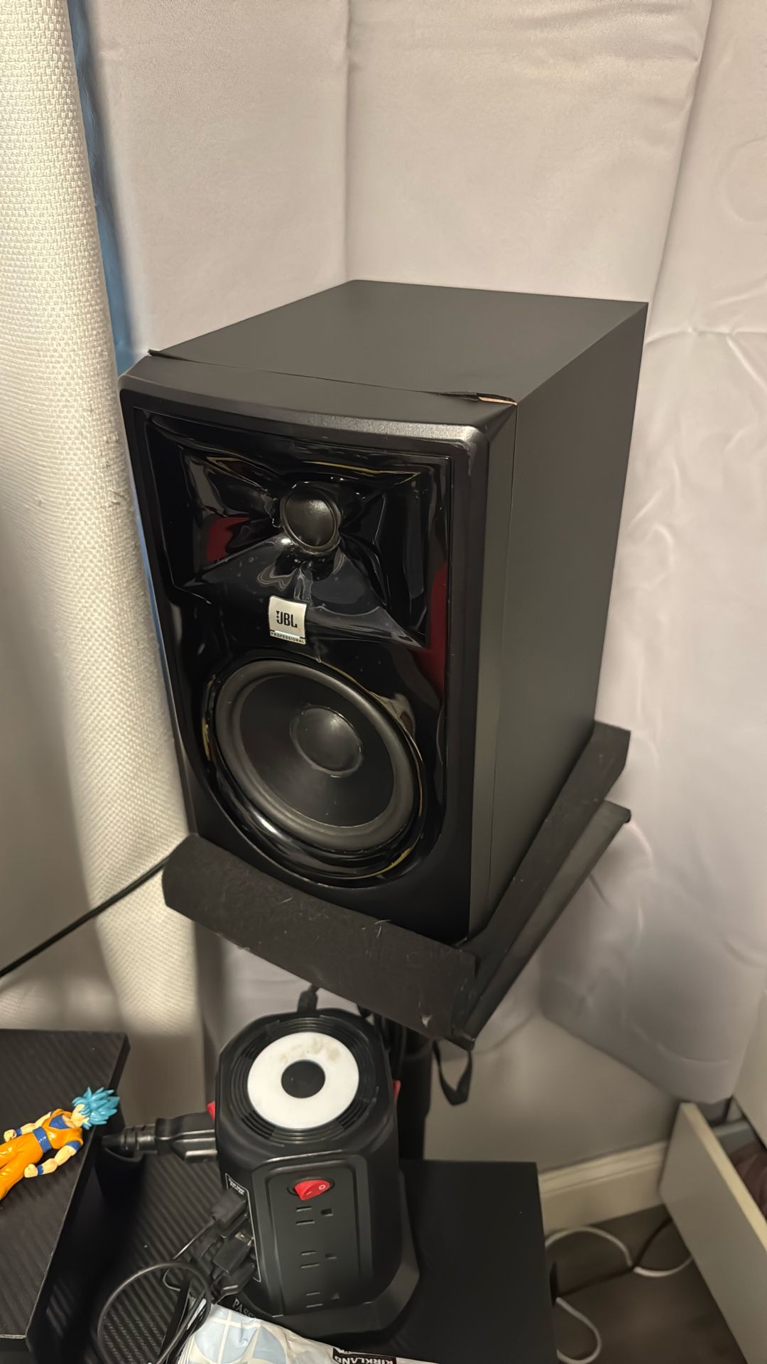 JBL 305p Pair