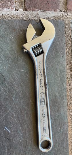 IREGA 8' ADJUSTABLE WRENCH, TRIPLE-CHROME FINISH, 77-8