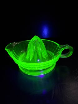 Vintage Depression Green Uranium Glass Citrus Juicer Reamer