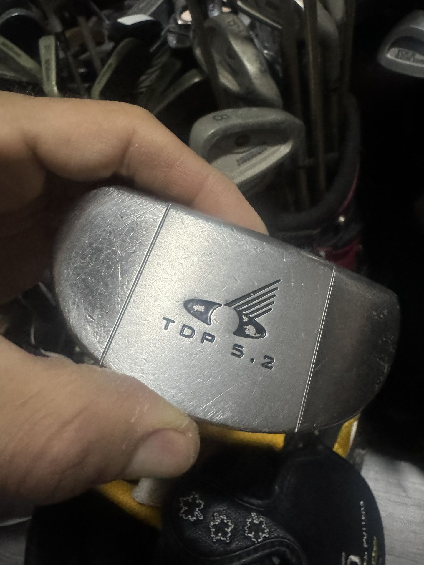 Never Compromise Center Shaft Putter 