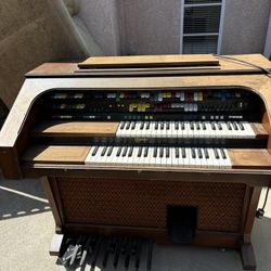 Lowrey Organ - Symphonic Citation Theatre from 1970s