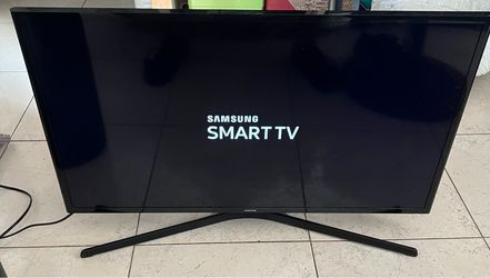 Samsung Smart TV Flat Screen