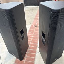 Qsc Amplified 3 Way Speakers 1200 For The Pair With Covers