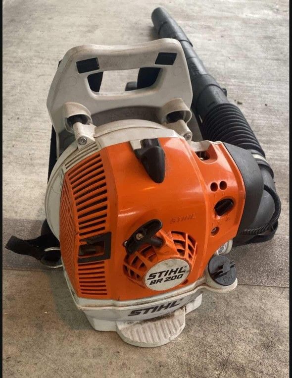 Stihl BR 200 Gas Powered Professional-Caliber Backpack Blower
