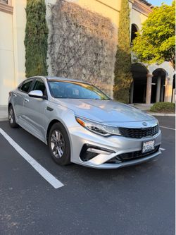 2020 Kia Optima LX – Reliable Daily Driver
