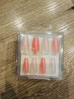 Press on nails-24 count!