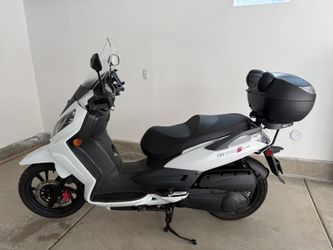 Sym 300cc Scooter