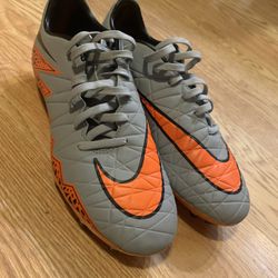 Nike Hypervenom soccer cleats size 6.5 