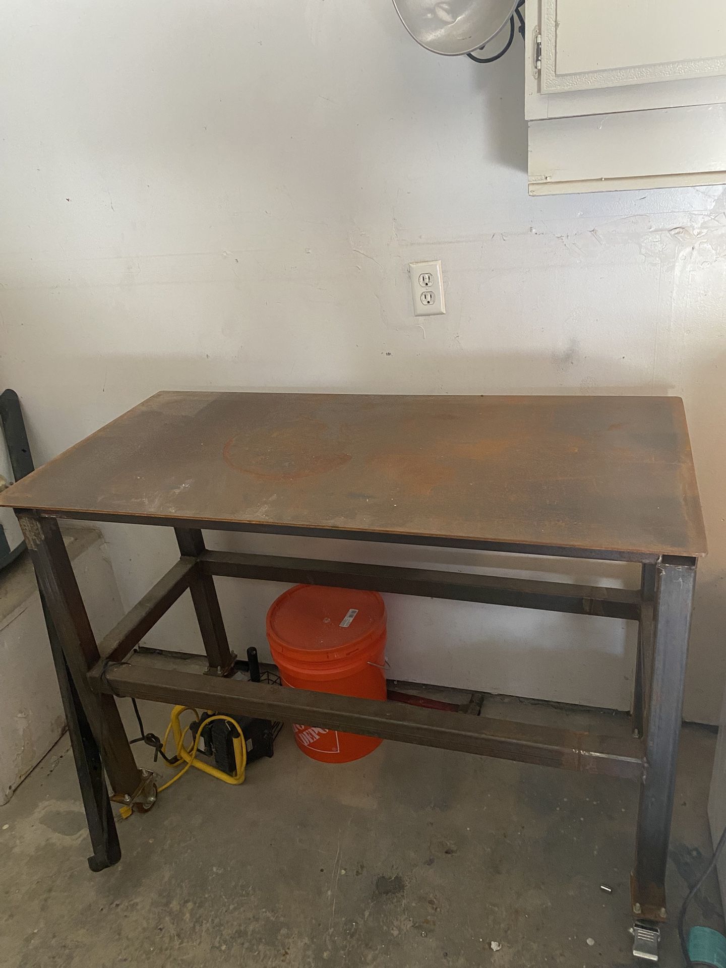 Welding table