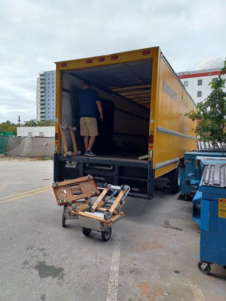 Furniture Liquidators Delivery Mover Mudanza 
