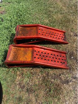 Metal car stands