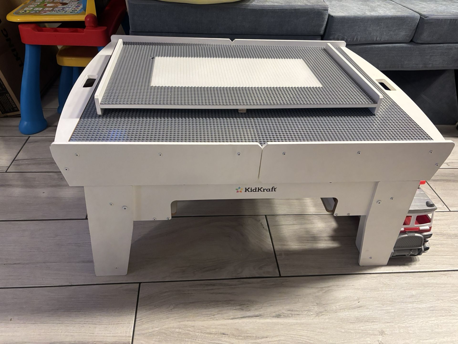 Kidkraft Building Bricks Play N Glow Activity Table ( read description) 