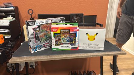 Pokemon Bundle Sealed (Celebrations ETB, First Partner,Victini Illustration Collection)