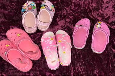 Girls Lot of PINK 💕 Sandals & Crocs ! Jibbitz included!