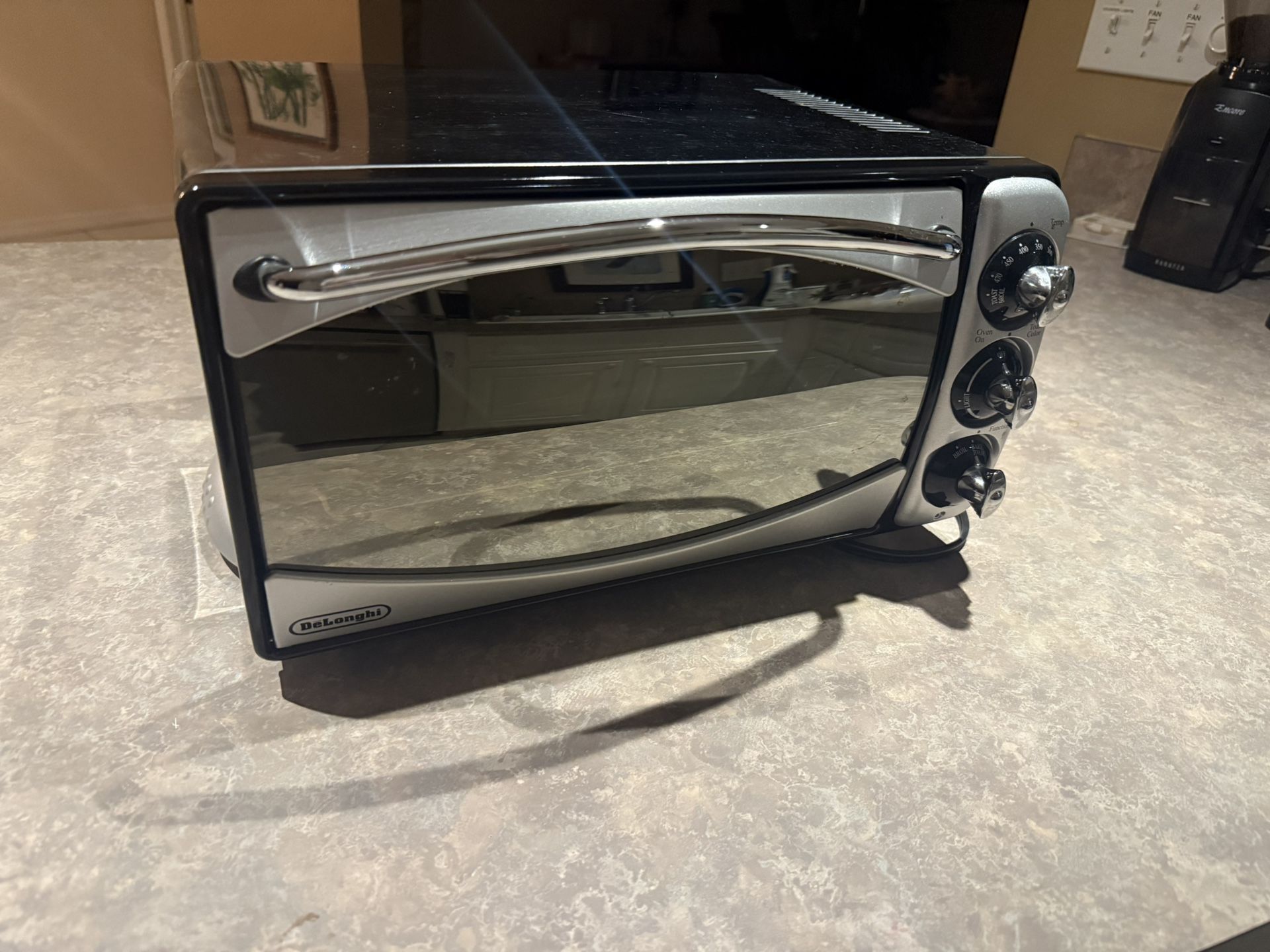 DeLonghi Italian Countertop Oven