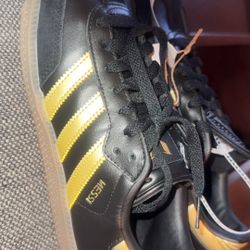 NEW Adidas Samba Messi Indoor Soccer Shoes (Black & Gold) Size 4 /4.5/5.5 Youth Unisex