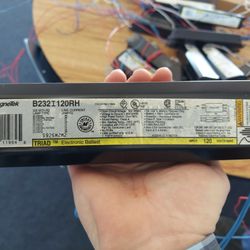 Electronic Ballasts For T8 FLORESCENT LAMPS