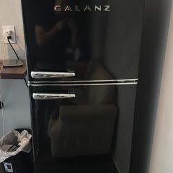 Galanz Retro Refrigerator  10 cu ft, Black