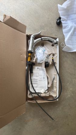 Delta silver faucet in perfect condition