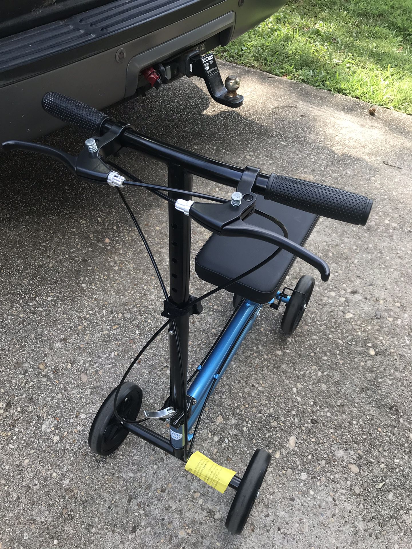 Knee Scooter (used once)