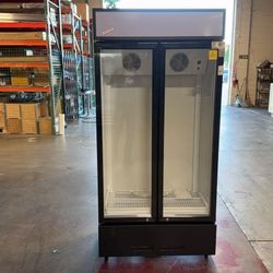 Clearance 39 ins Commercial Merchandising door cooler 52058L0302