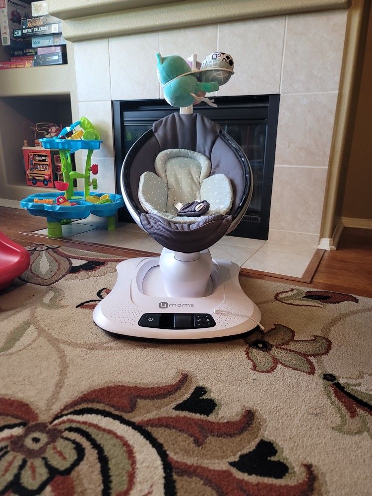 4moms mamaRoo baby swing