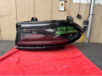 2015 2016 2017 2018 2019 2020 2021 DODGE CHARGER LEFT SIDE HEADLIGHT OEM USED