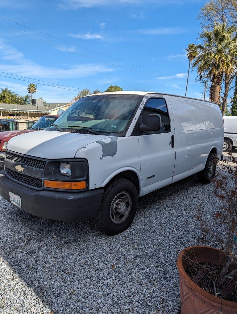 2005 Chevy Express 2500