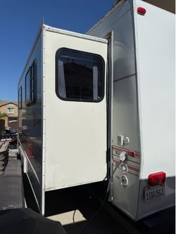 5th Wheel RV with Solar Panel
